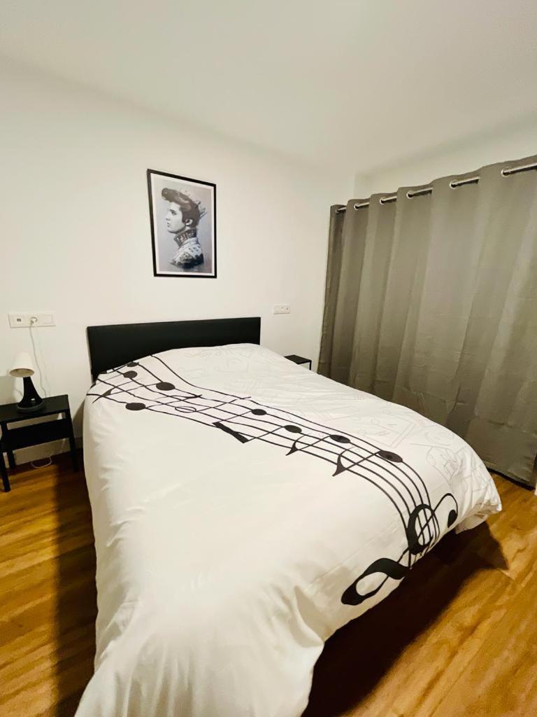 La Casa Del Rock Apartment อารันดา เด ดวยโร ภายนอก รูปภาพ
